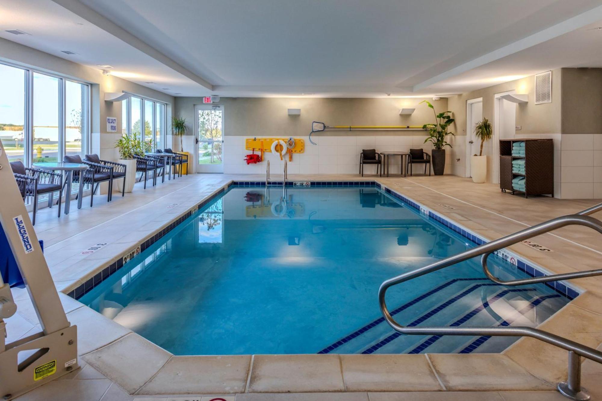 Towneplace Suites By Marriott Chesterfield Bagian luar foto