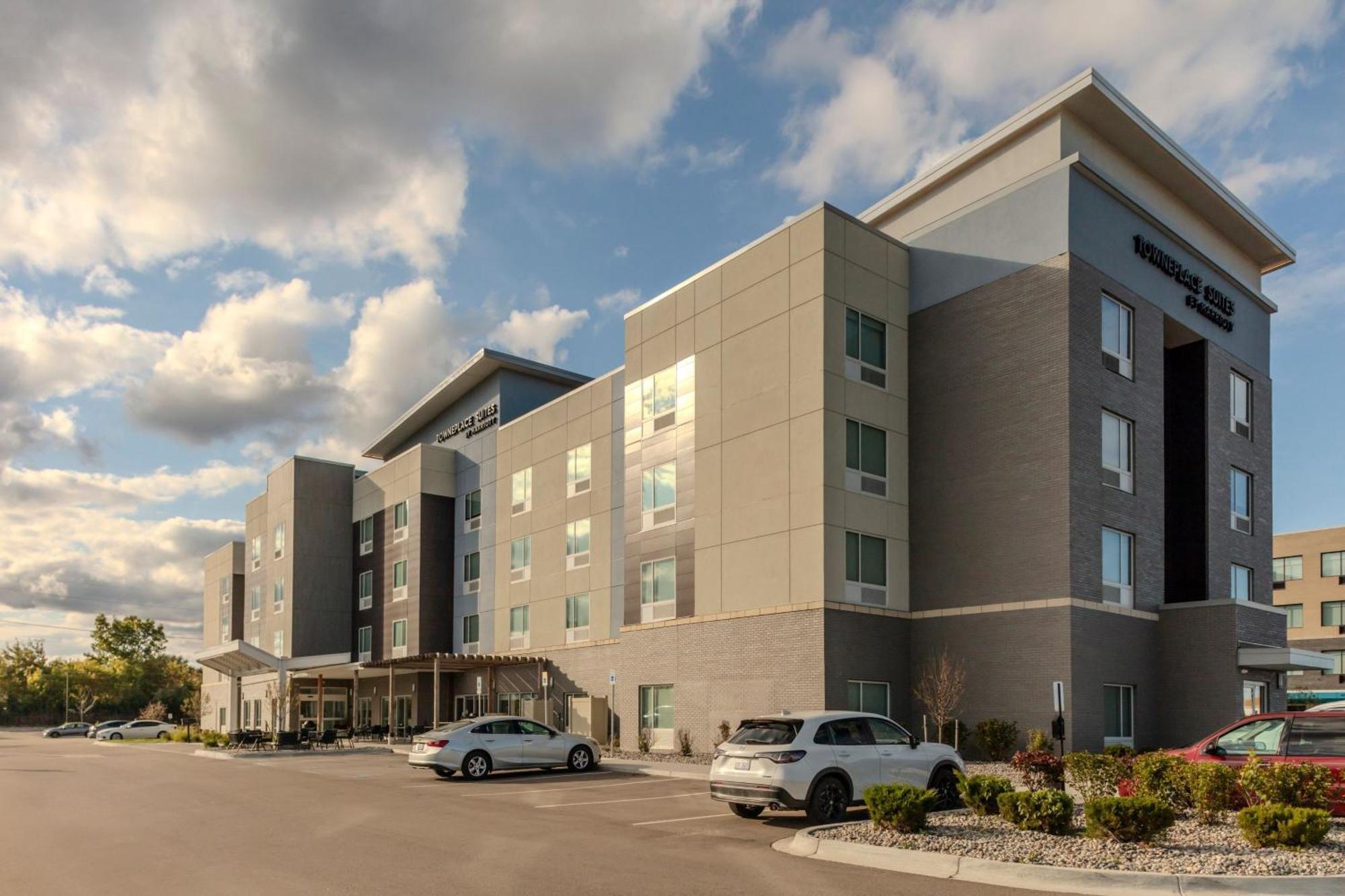 Towneplace Suites By Marriott Chesterfield Bagian luar foto